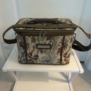 Vintage Jordache Floral Tapestry Travel Bag/Tote/Makeup Case W/ Shoulder Strap